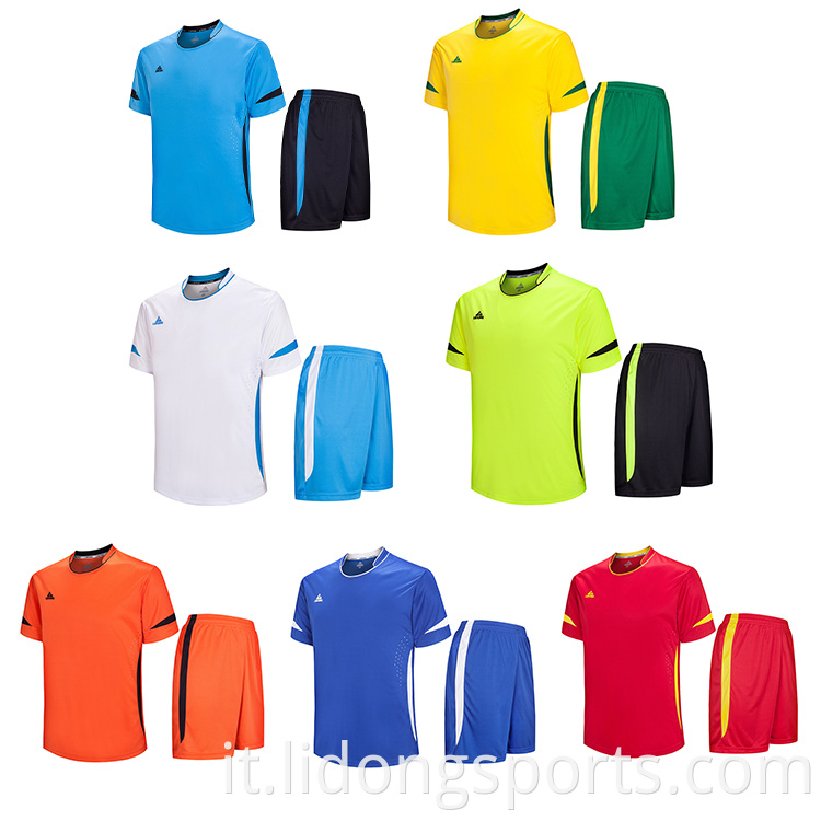 Set di maglia calcistica sublimata per giovani personalizzati/uniforme da calcio vuota all'ingrosso all'ingrosso